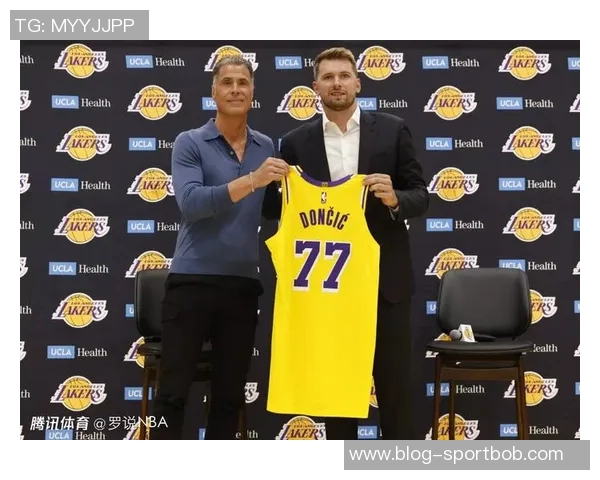 詹姆斯称赞东契奇进步明显湖人全力支持他展现领袖风范