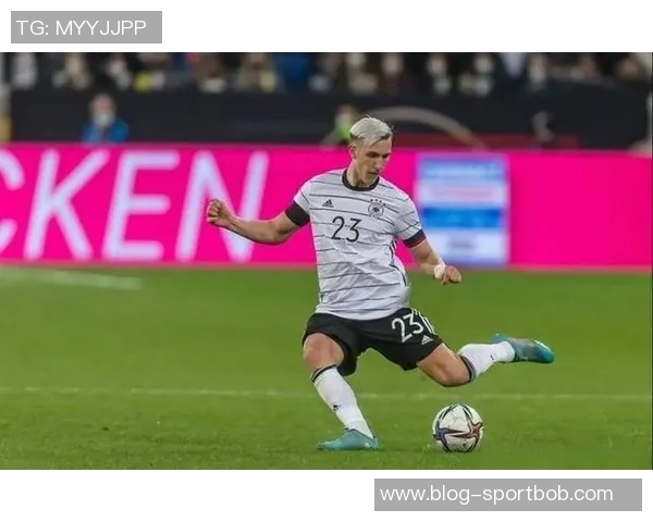 卡恩称施洛特贝克适合拜仁已关注22年期待加盟